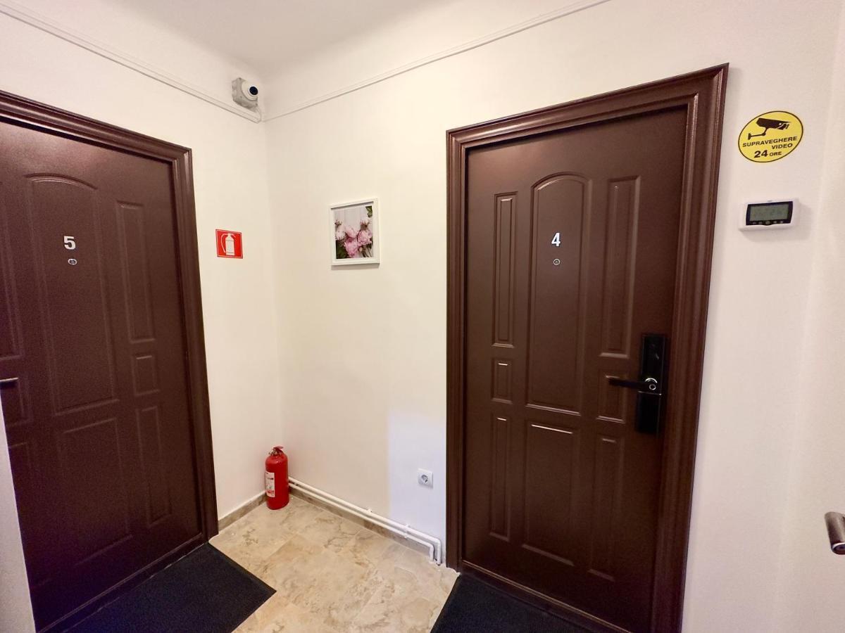 Downtown Victoria Apartments By Citybookings Bukarest Szoba fotó