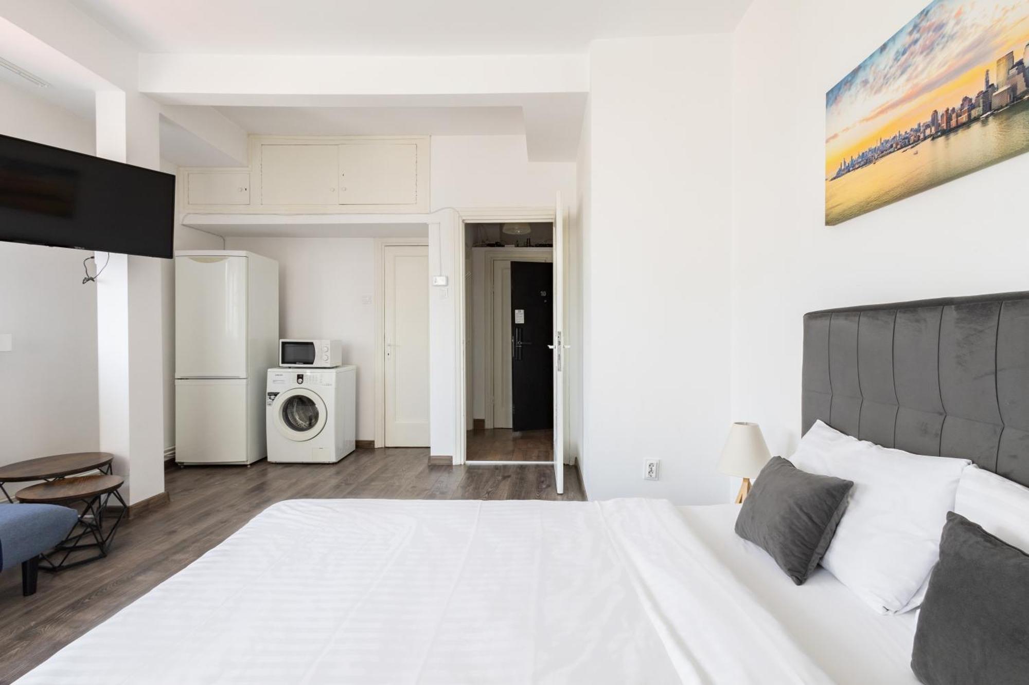 Downtown Victoria Apartments By Citybookings Bukarest Kültér fotó
